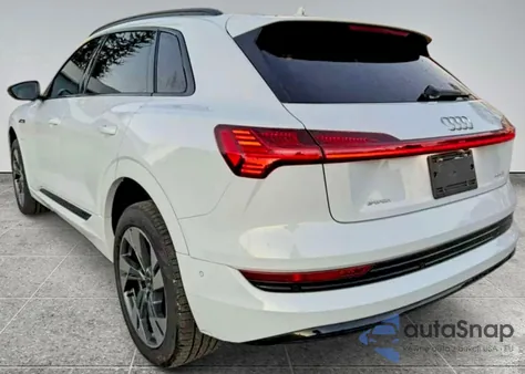 2021 Audi E-Tron Premium z USA, uszkodzony, nr VIN WA1AAAGE8MB010286